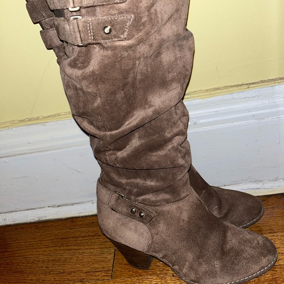 Brown boots - Picture 4 of 5